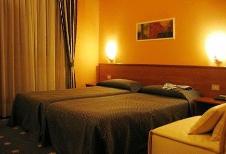 Hotel Ristorante Giordano Cavernago Kamer foto
